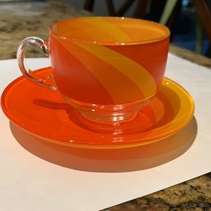 Set of 4 Rare Arcopol France demitasse cups and saucers.